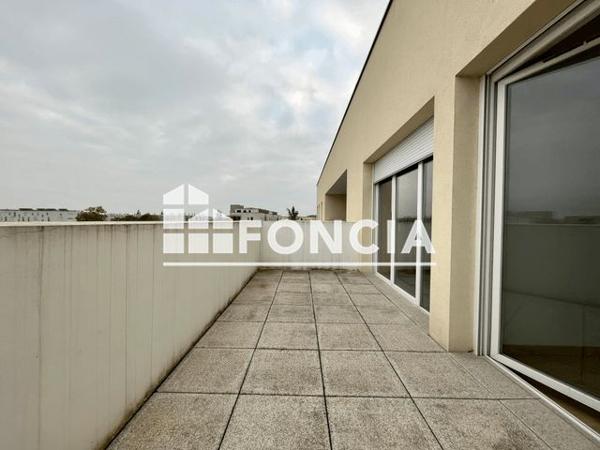 Location Appartement 3 pièces 59.2 m² - RUE DE LESSIVAS Bron 69500