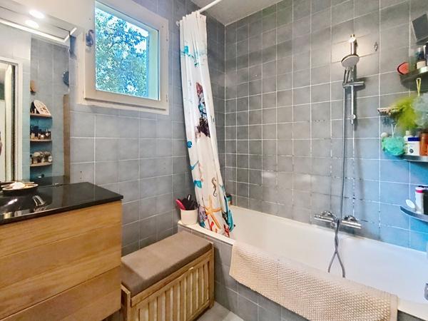 APPARTEMENT MOUGINS LE HAUT 3 PIECES 67M² VUE MER