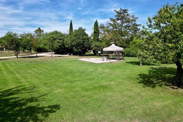 Vente Maison de luxe Uzès 9 Pièces 330 m²