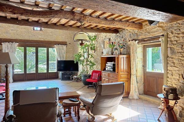 Vente Maison de luxe Uzès 9 Pièces 330 m²