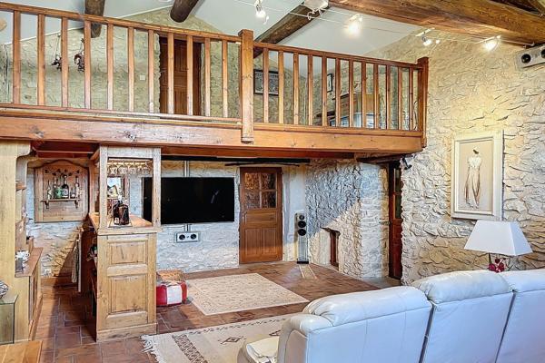 Vente Maison de luxe Uzès 9 Pièces 330 m²