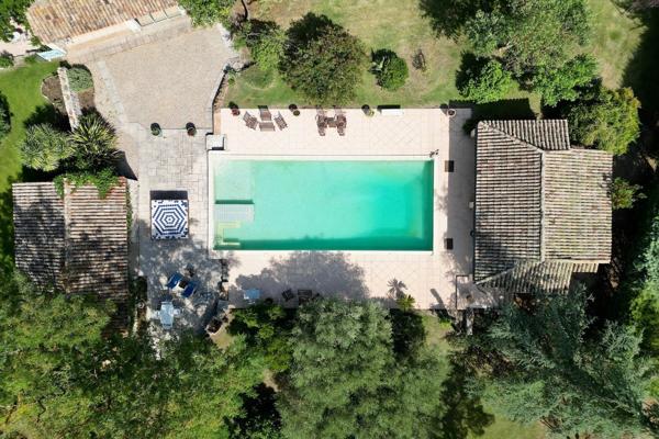 Vente Maison de luxe Uzès 9 Pièces 330 m²