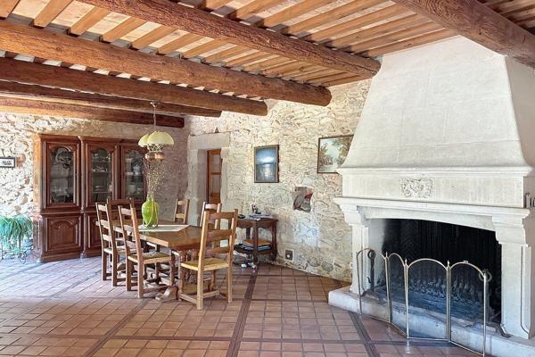 Vente Maison de luxe Uzès 9 Pièces 330 m²