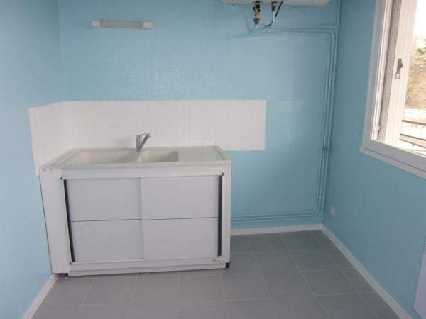 A LOUER BRIOLLAY Appt T1 bis de 34 m2 au 2ème étage