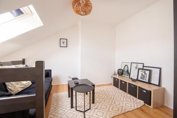 A VENDRE NANTES CITE DES CONGRES TYPE 2 EN DUPLEX AVEC PARKING ET LOCATAIRE EN PLACE