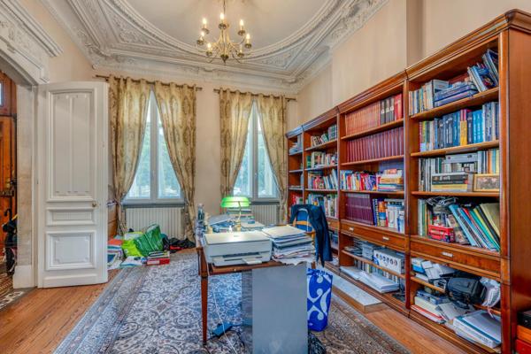 BORDEAUX Bastide : Hôtel Particulier de Caractère – A 2 pas de la Garonne – Charme & Potentiel