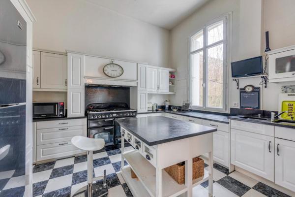 BORDEAUX Bastide : Hôtel Particulier de Caractère – A 2 pas de la Garonne – Charme & Potentiel