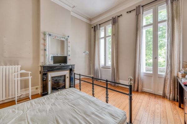 BORDEAUX Bastide : Hôtel Particulier de Caractère – A 2 pas de la Garonne – Charme & Potentiel