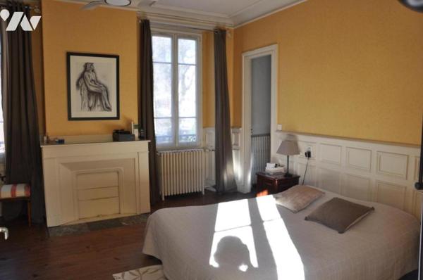 TARBES MAISON DE VILLE 8 chambres, Dépendance, Jardin