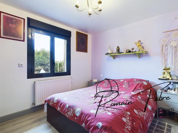 Maison de plain-pied avec 5 chambres sur belle parcelle de terrain un calme