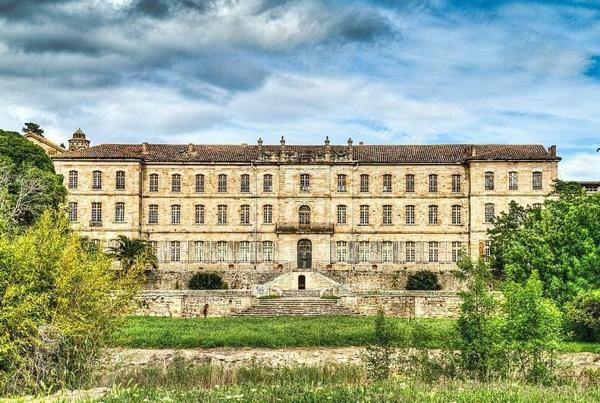 Vente Château Pézenas 30 Pièces 6200 m²