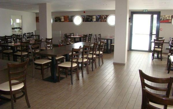 Vente Local commercial Hôtel restaurant rénové(e) Dompierre-sur-besbre   