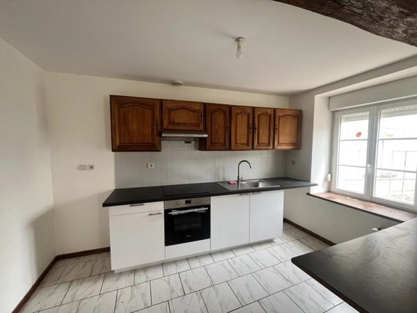 Location                                                      Appartement
                        
                     4 pièces                      101 m2                     à Mauregny-en-Haye