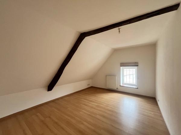 Location                                                      Appartement
                        
                     4 pièces                      101 m2                     à Mauregny-en-Haye