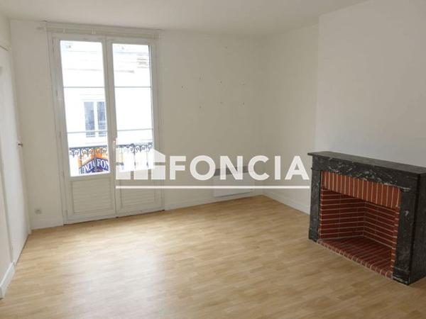 Location Studio 37.88 m² - 10 RUE DE LA ROE Angers 49100