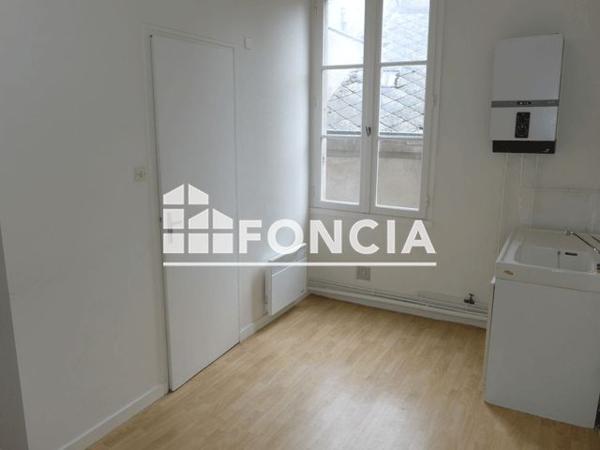 Location Studio 37.88 m² - 10 RUE DE LA ROE Angers 49100