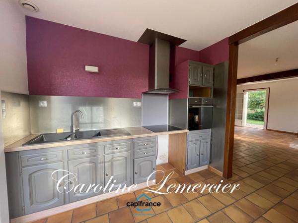 Maison à vendre 5 pièces proche de CONNERRE (72)La Chapelle saint remy, Maison sur sous-sol total 90 m² habitables avec un très beau terrain de 2500 m² paysagé