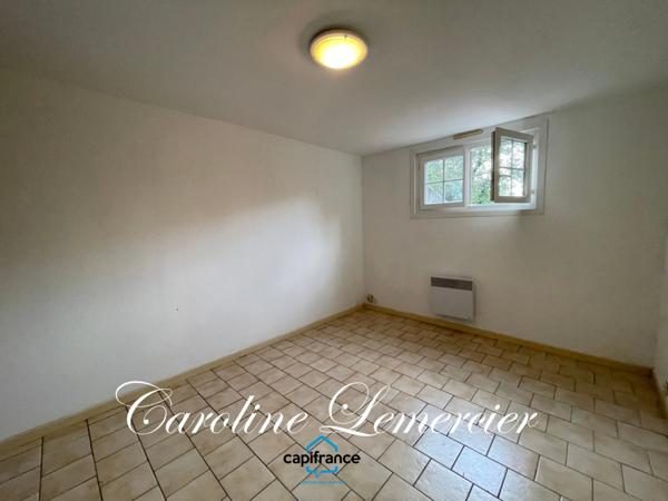 Maison à vendre 5 pièces proche de CONNERRE (72)La Chapelle saint remy, Maison sur sous-sol total 90 m² habitables avec un très beau terrain de 2500 m² paysagé