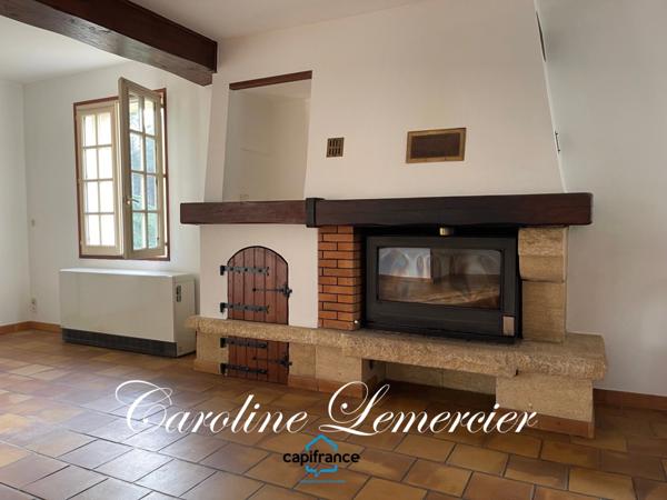 Maison à vendre 5 pièces proche de CONNERRE (72)La Chapelle saint remy, Maison sur sous-sol total 90 m² habitables avec un très beau terrain de 2500 m² paysagé