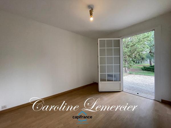 Maison à vendre 5 pièces proche de CONNERRE (72)La Chapelle saint remy, Maison sur sous-sol total 90 m² habitables avec un très beau terrain de 2500 m² paysagé