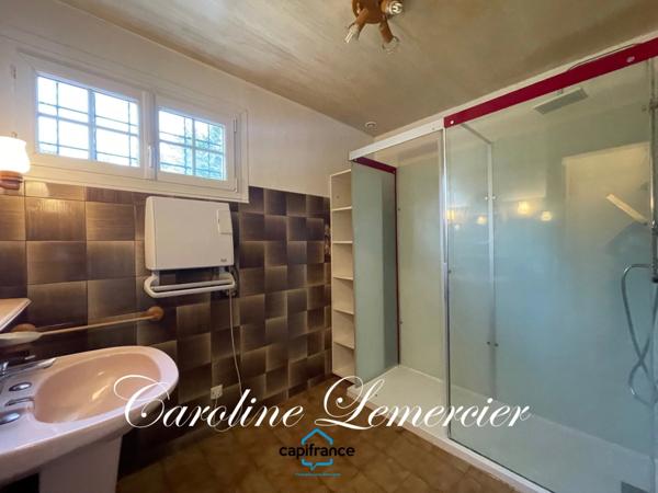 Maison à vendre 5 pièces proche de CONNERRE (72)La Chapelle saint remy, Maison sur sous-sol total 90 m² habitables avec un très beau terrain de 2500 m² paysagé