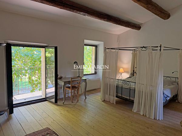A vendre - Mas rénové aux portes du Luberon