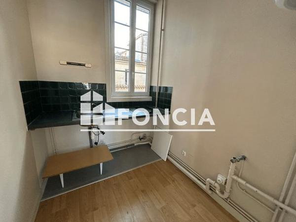 Location Appartement 3 pièces 49.48 m² - 32 RUE GRIMAUX Rochefort 17300