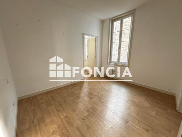 Location Appartement 3 pièces 49.48 m² - 32 RUE GRIMAUX Rochefort 17300