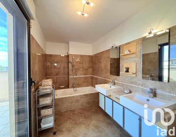 Appartement à vendre 5 pièces 138 m² Hyères