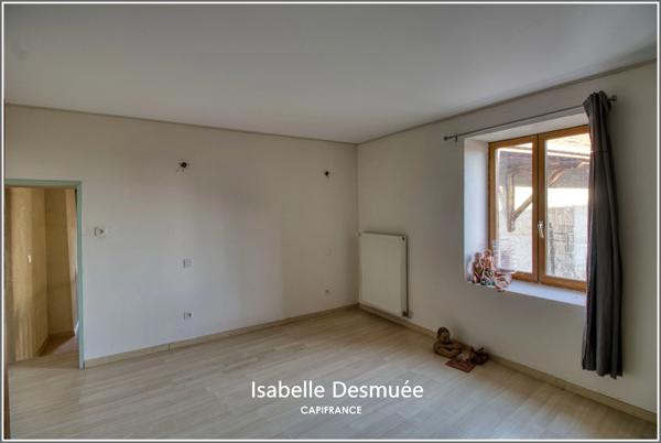 Maison de ville avec grange attenante – Fort potentiel habitation & investissement