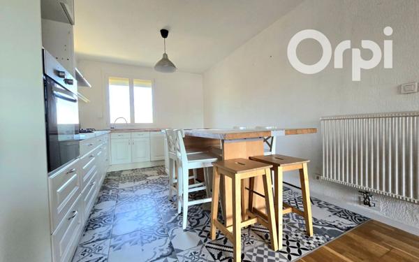 Appartement à vendre    3 pièces • 80,23 m2 Saint-Martin-de-Crau