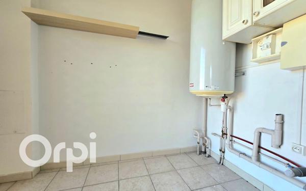 Appartement à vendre    3 pièces • 80,23 m2 Saint-Martin-de-Crau