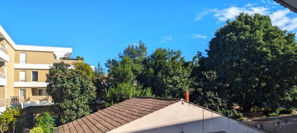 Magnifique appartement T3 recent avec terrasse vue degagée et parking .