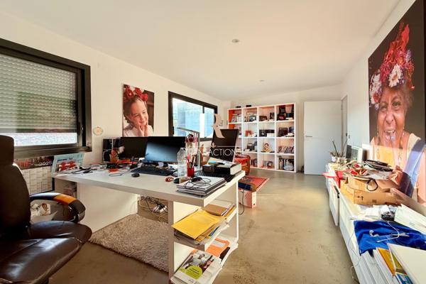 La Rochelle (17000) Proximité du vieux port et de la gare - Maison contemporaine avec piscine et double garage