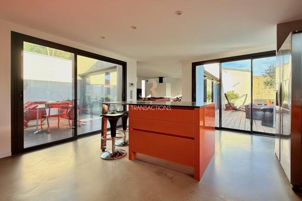 La Rochelle (17000) Proximité du vieux port et de la gare - Maison contemporaine avec piscine et double garage