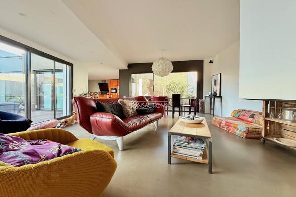 La Rochelle (17000) Proximité du vieux port et de la gare - Maison contemporaine avec piscine et double garage