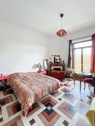 Immeuble à Joyeuse - Local Commercial et Appartement