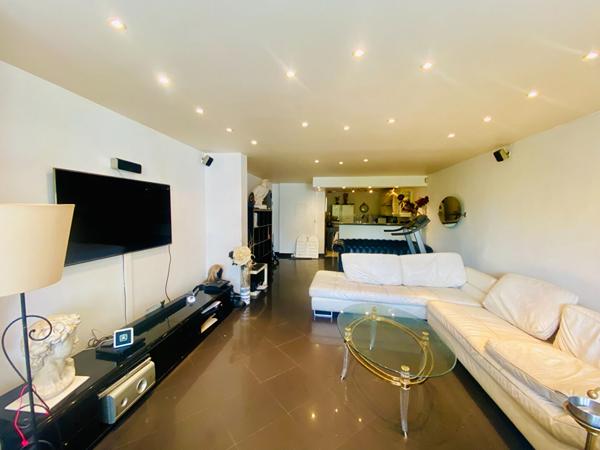 Local commercial Mandelieu La Napoule 115 m2