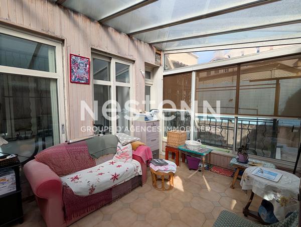 À VENDRE DRAGUIGNAN - Maison de ville avec terrasse sur les toits et double garage - Rare en centre-ville
