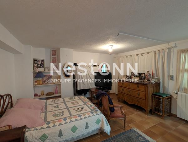 À VENDRE DRAGUIGNAN - Maison de ville avec terrasse sur les toits et double garage - Rare en centre-ville