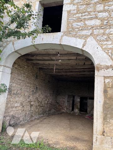 Maison à Neuville-sur-Ain