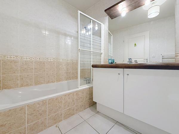 VALENCE- Duplex 106 m² - 4 chambres 2 terrasses 1 jardin 1 garage double.