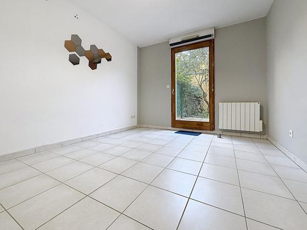 VALENCE- Duplex 106 m² - 4 chambres 2 terrasses 1 jardin 1 garage double.
