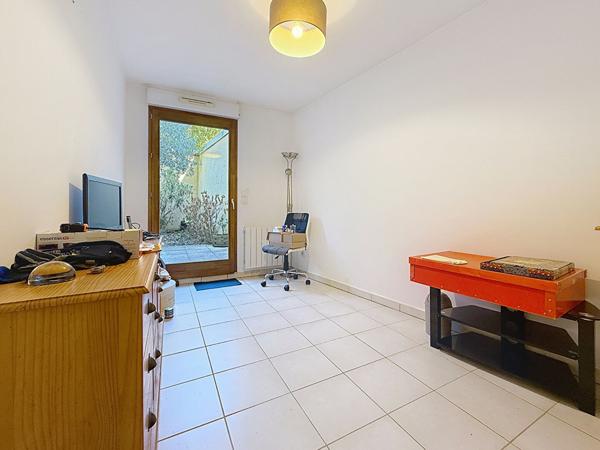 VALENCE- Duplex 106 m² - 4 chambres 2 terrasses 1 jardin 1 garage double.