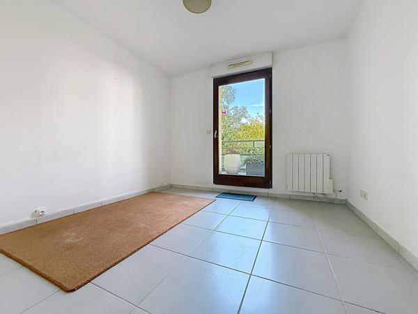 VALENCE- Duplex 106 m² - 4 chambres 2 terrasses 1 jardin 1 garage double.
