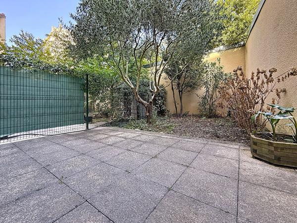 VALENCE- Duplex 106 m² - 4 chambres 2 terrasses 1 jardin 1 garage double.