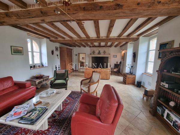Ancien bâtiment de ferme du XIXe siècle rénové, dans la Sarthe, à vendre