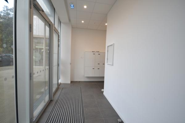 Location local commercial ou professionnel 60 m²