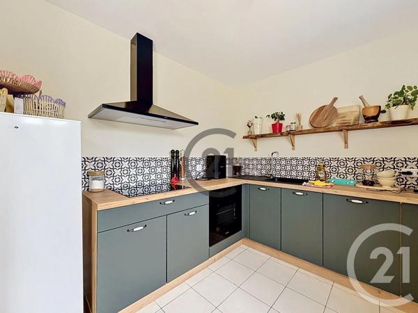 Maison à vendre  9 pièces - 140 m 2   ST JULIEN LES VILLAS  - 10