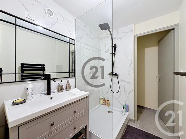 Maison à vendre  9 pièces - 140 m 2   ST JULIEN LES VILLAS  - 10